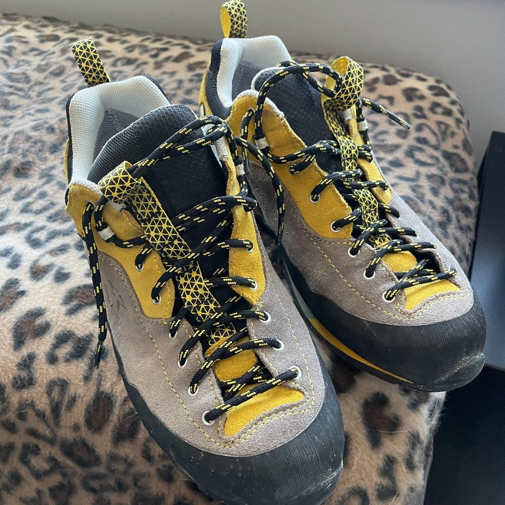 Garmont Hiking 9 but more 8.5